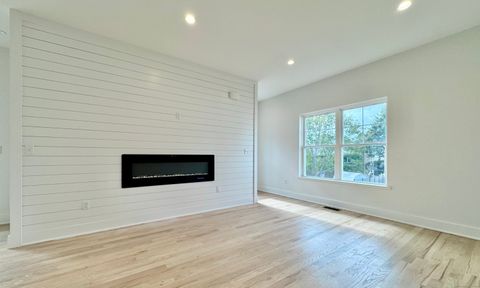 Tiny photo for 25 B Village Road, Milford, CT 06460 (MLS # 24146953)