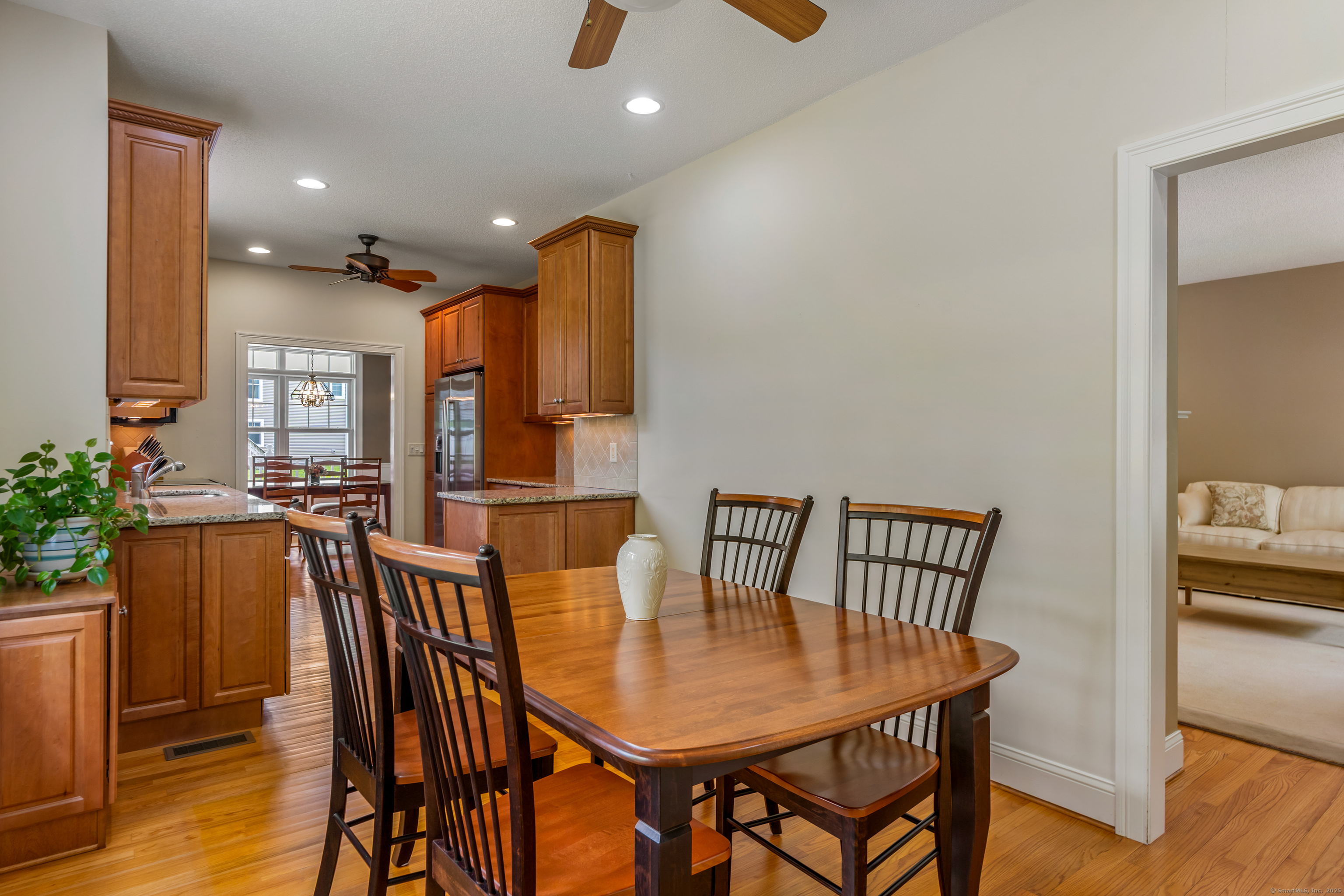 Tolland, Connecticut 06084, United States, 2 Bedrooms Bedrooms, ,3 BathroomsBathrooms,Residential,Active,145983