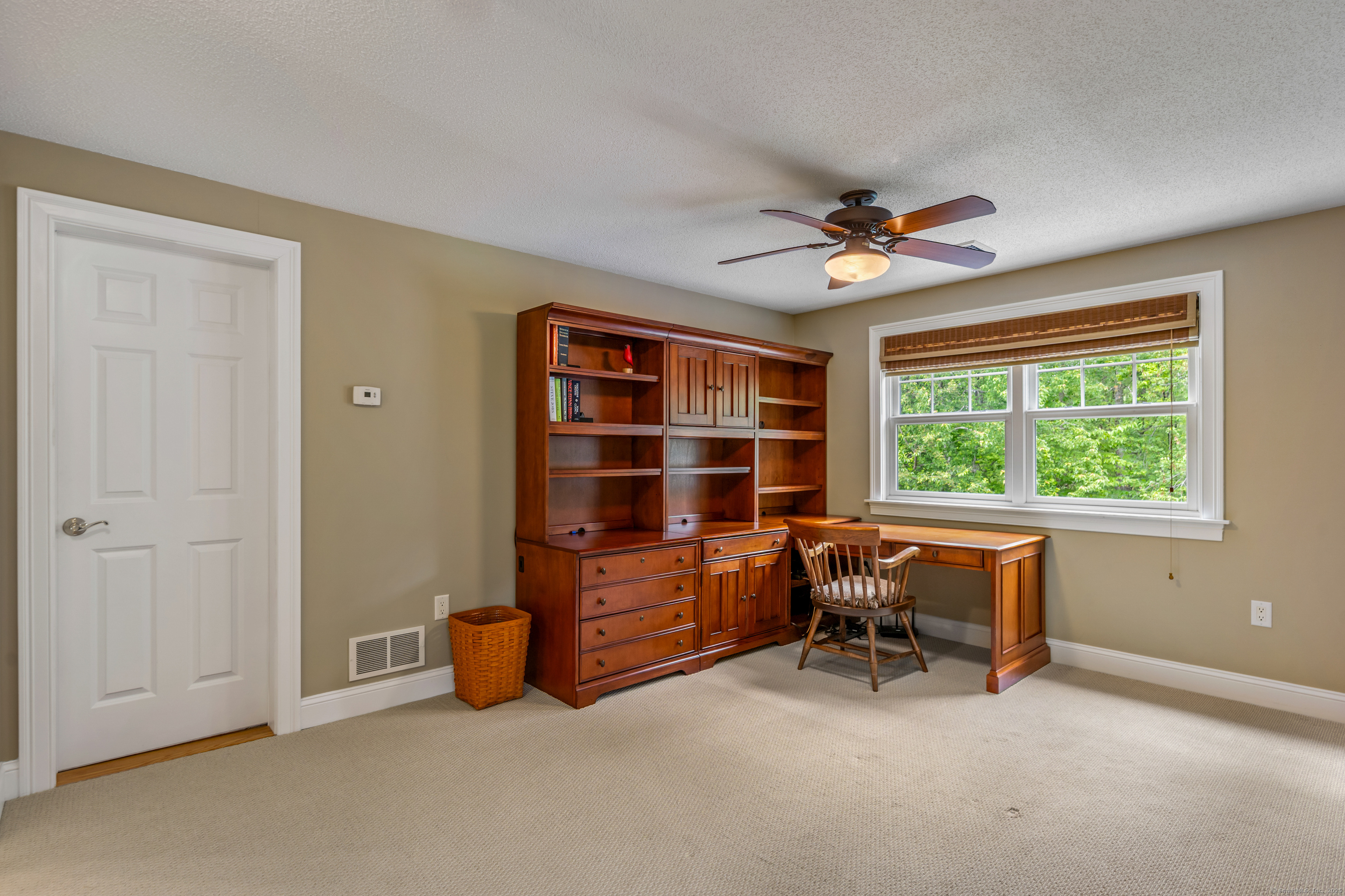 Tolland, Connecticut 06084, United States, 2 Bedrooms Bedrooms, ,3 BathroomsBathrooms,Residential,Active,145983