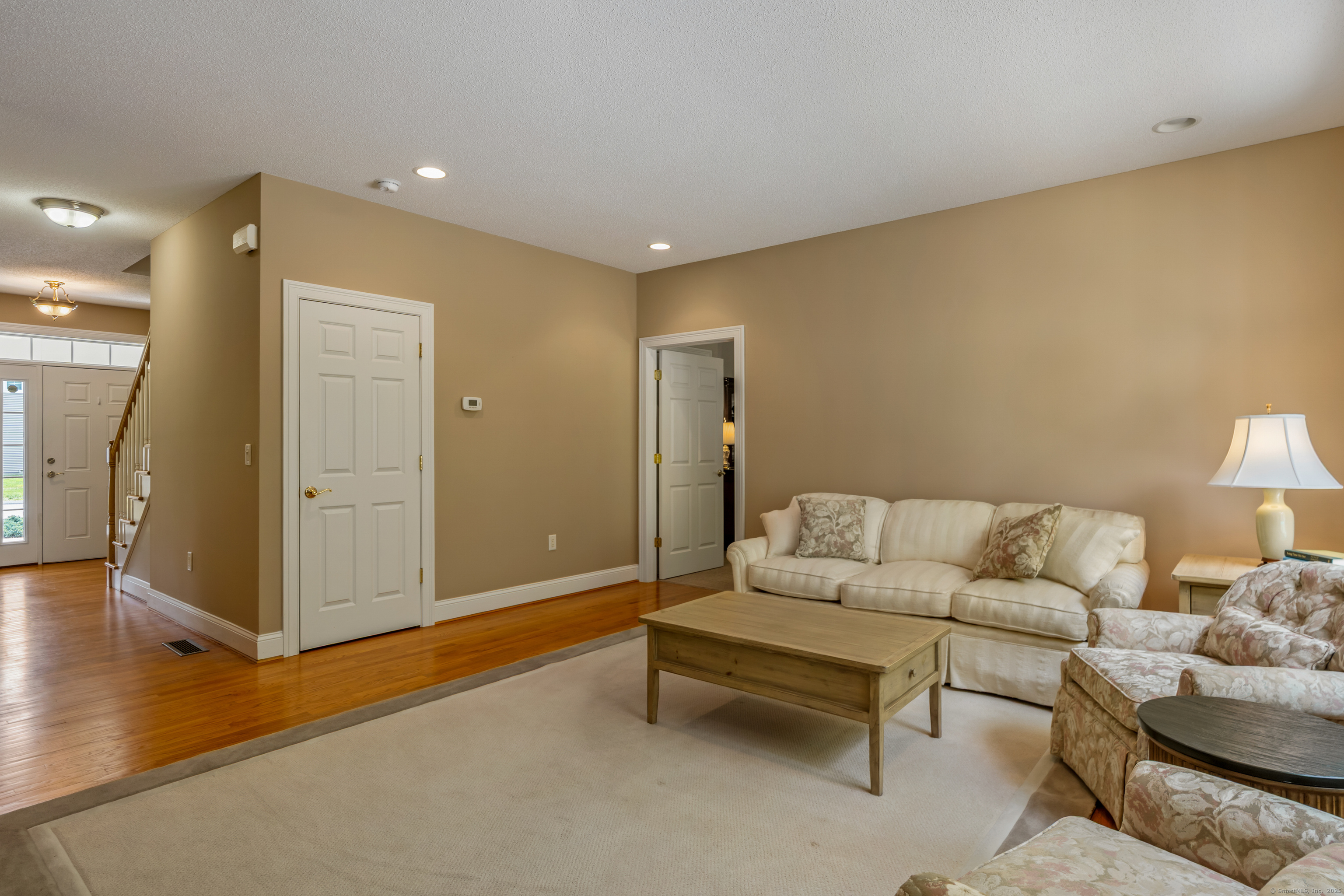 Tolland, Connecticut 06084, United States, 2 Bedrooms Bedrooms, ,3 BathroomsBathrooms,Residential,Active,145983