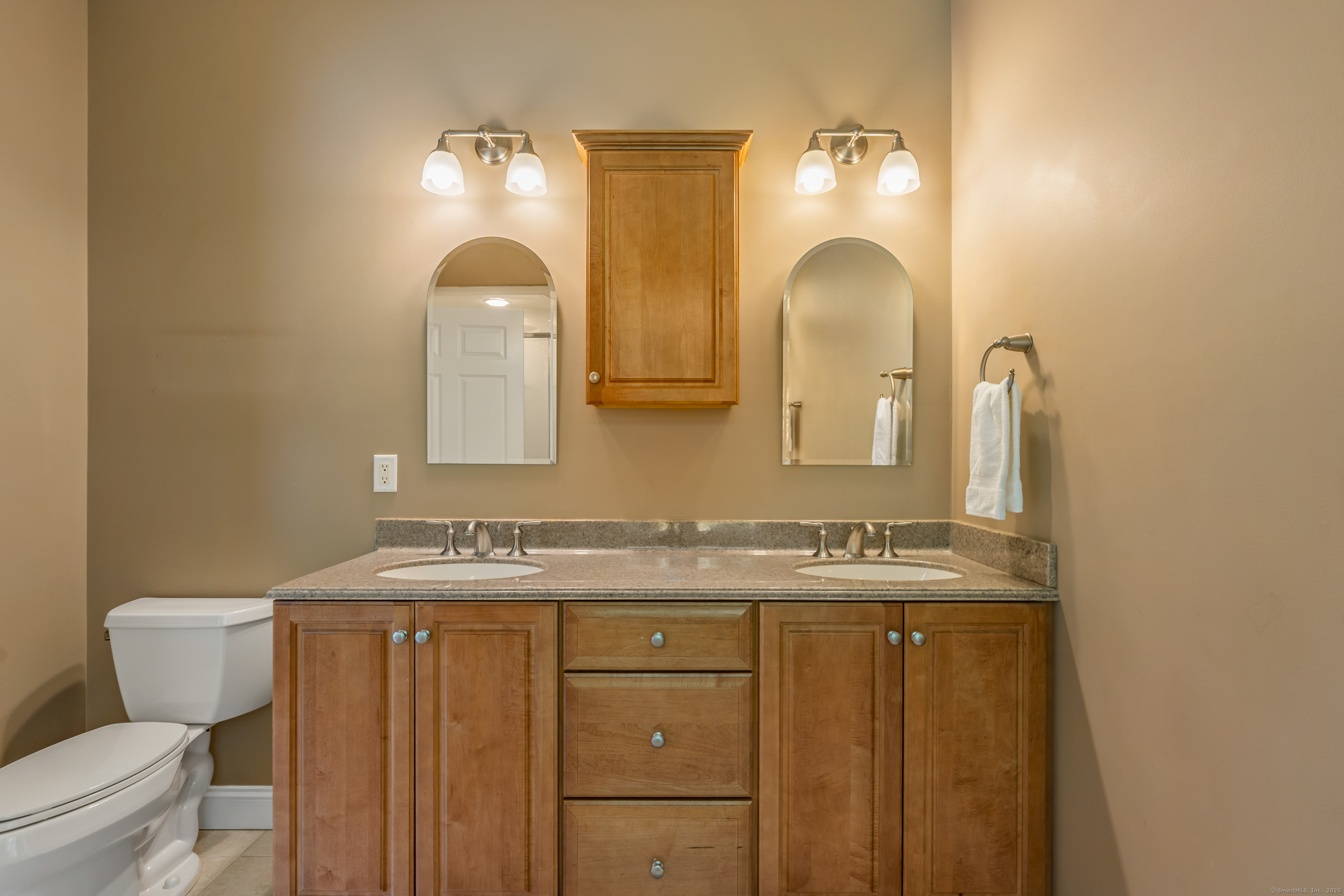 Tolland, Connecticut 06084, United States, 2 Bedrooms Bedrooms, ,3 BathroomsBathrooms,Residential,Active,145983