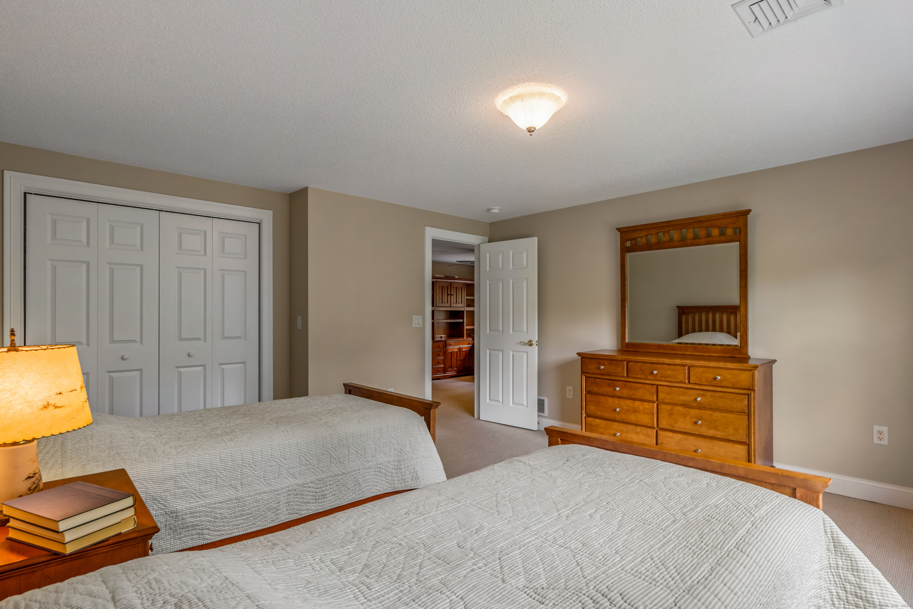 Tolland, Connecticut 06084, United States, 2 Bedrooms Bedrooms, ,3 BathroomsBathrooms,Residential,Active,145983