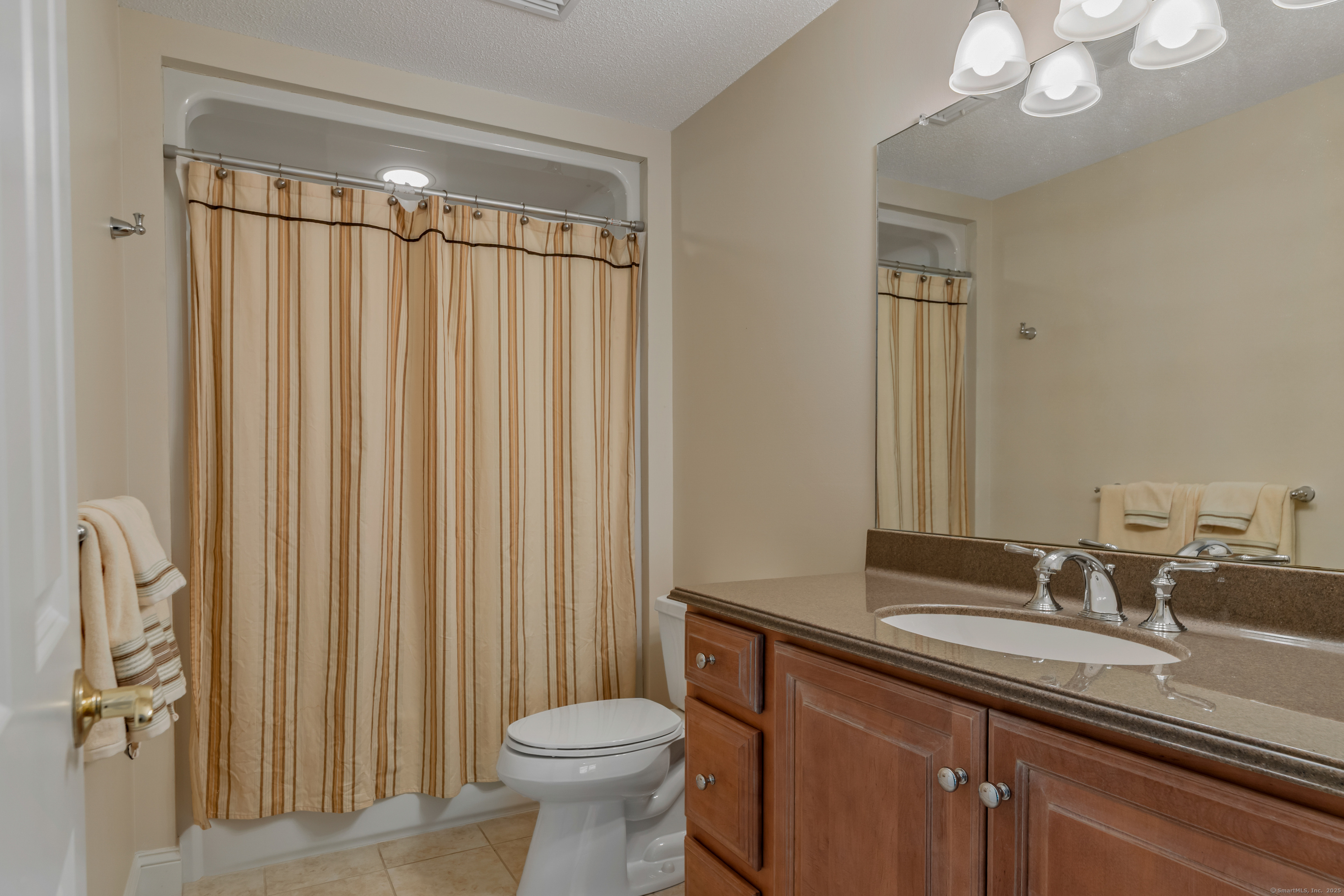 Tolland, Connecticut 06084, United States, 2 Bedrooms Bedrooms, ,3 BathroomsBathrooms,Residential,Active,145983