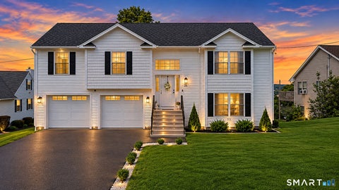 Photo of 26 Crestview Lane, Waterbury, CT 06708 (MLS # 24197054)