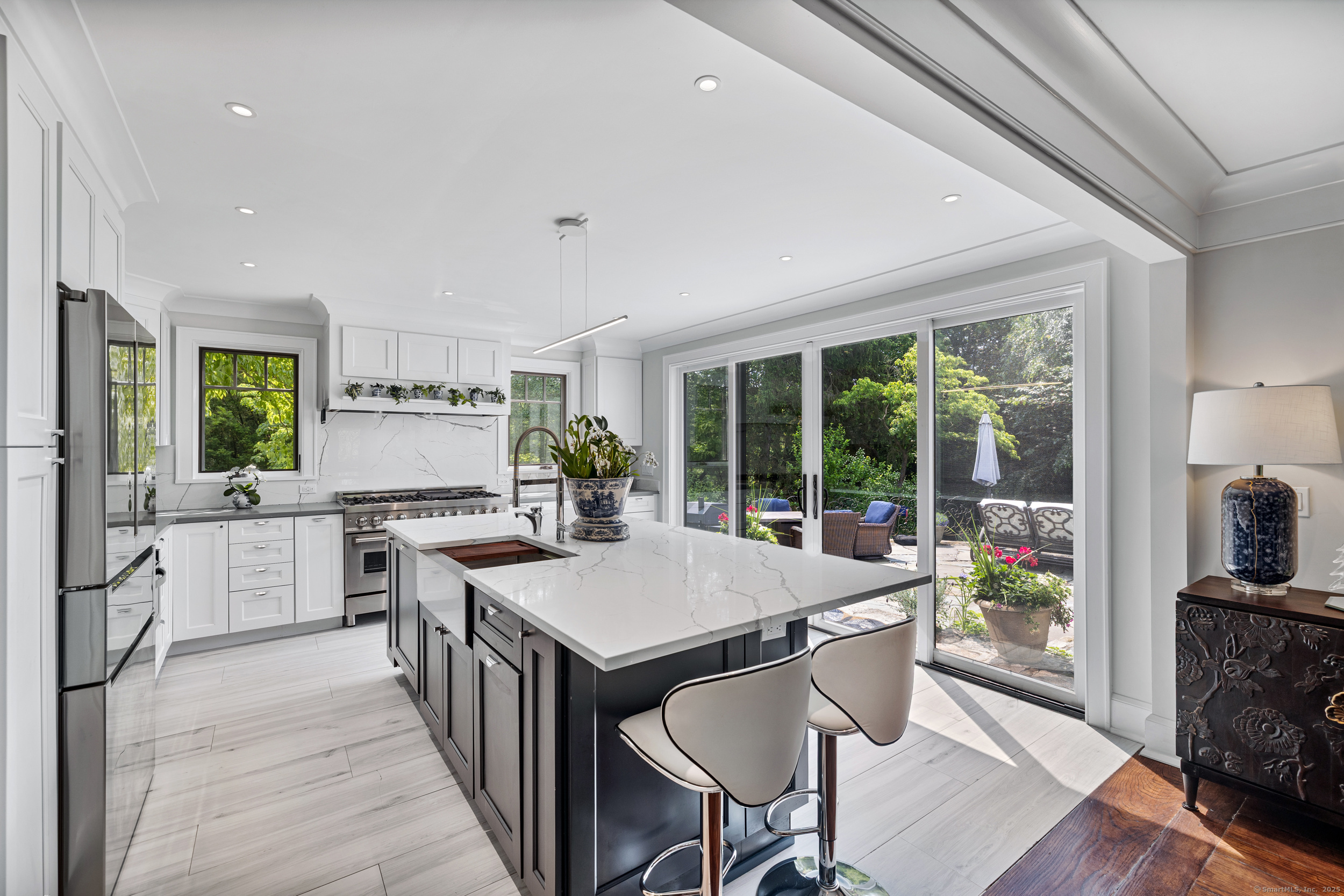 179 Compo Road South