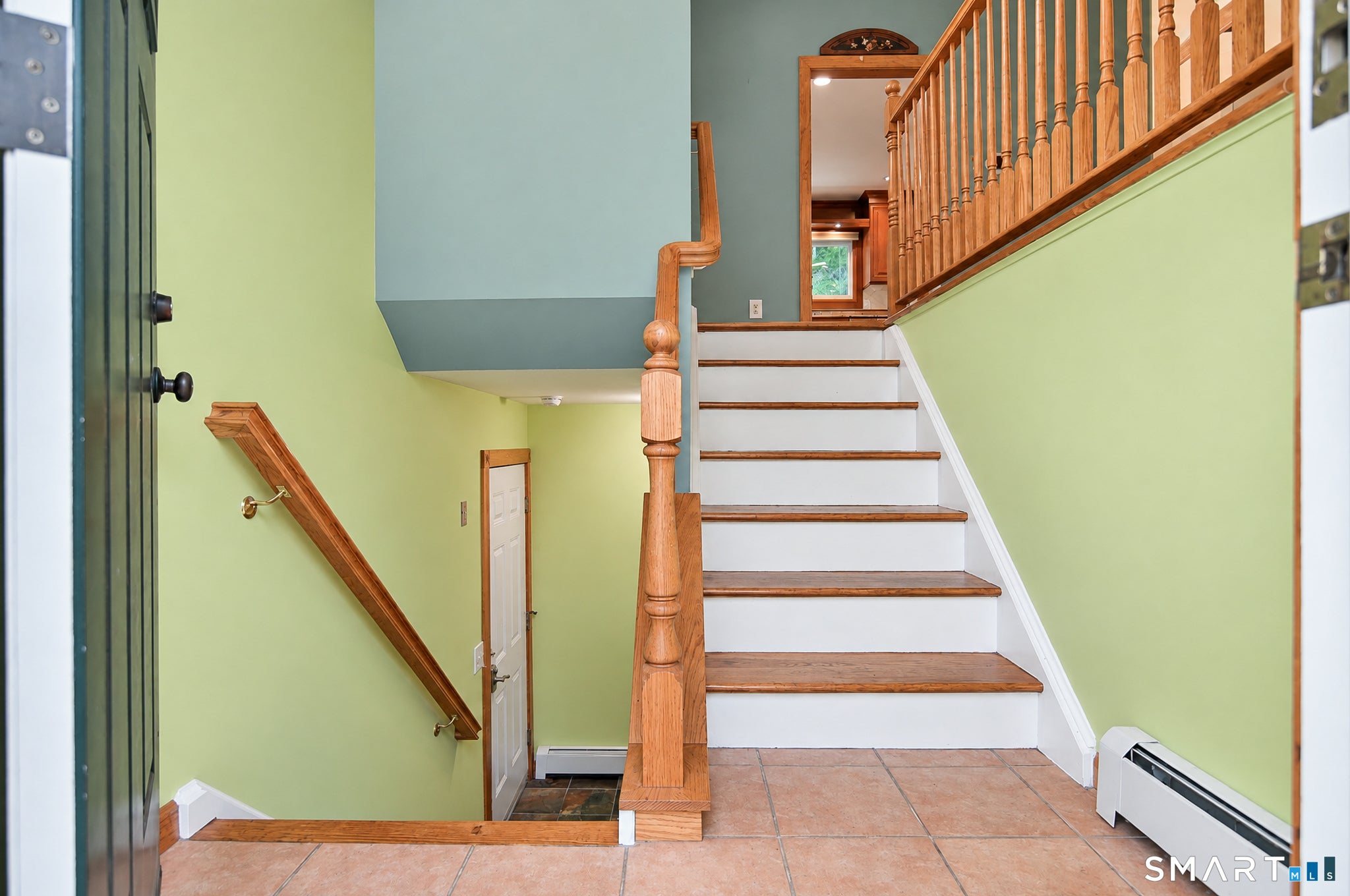 4 Frontier Lane