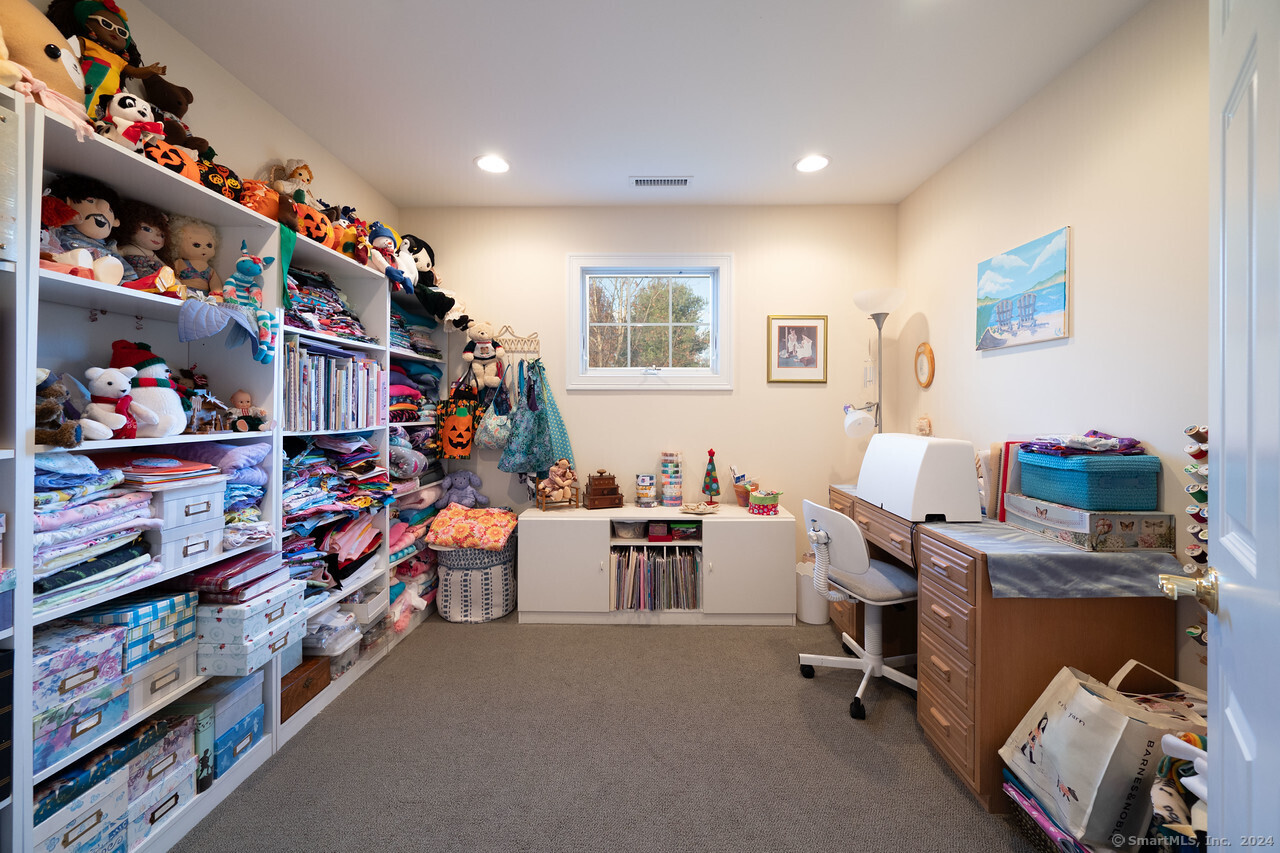 111 Periwinkle Drive #111, Middlebury, Connecticut image 18