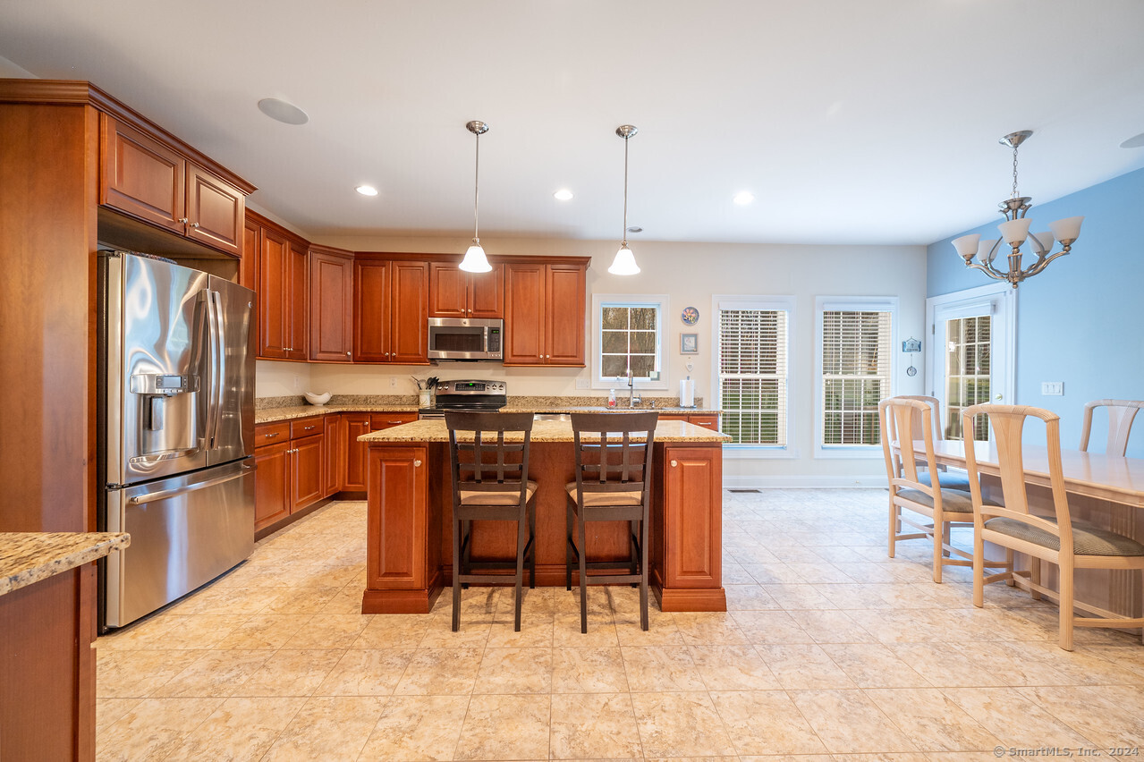 111 Periwinkle Drive #111, Middlebury, Connecticut image 7