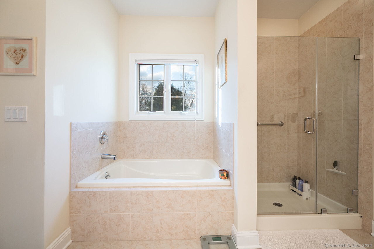 111 Periwinkle Drive #111, Middlebury, Connecticut image 11
