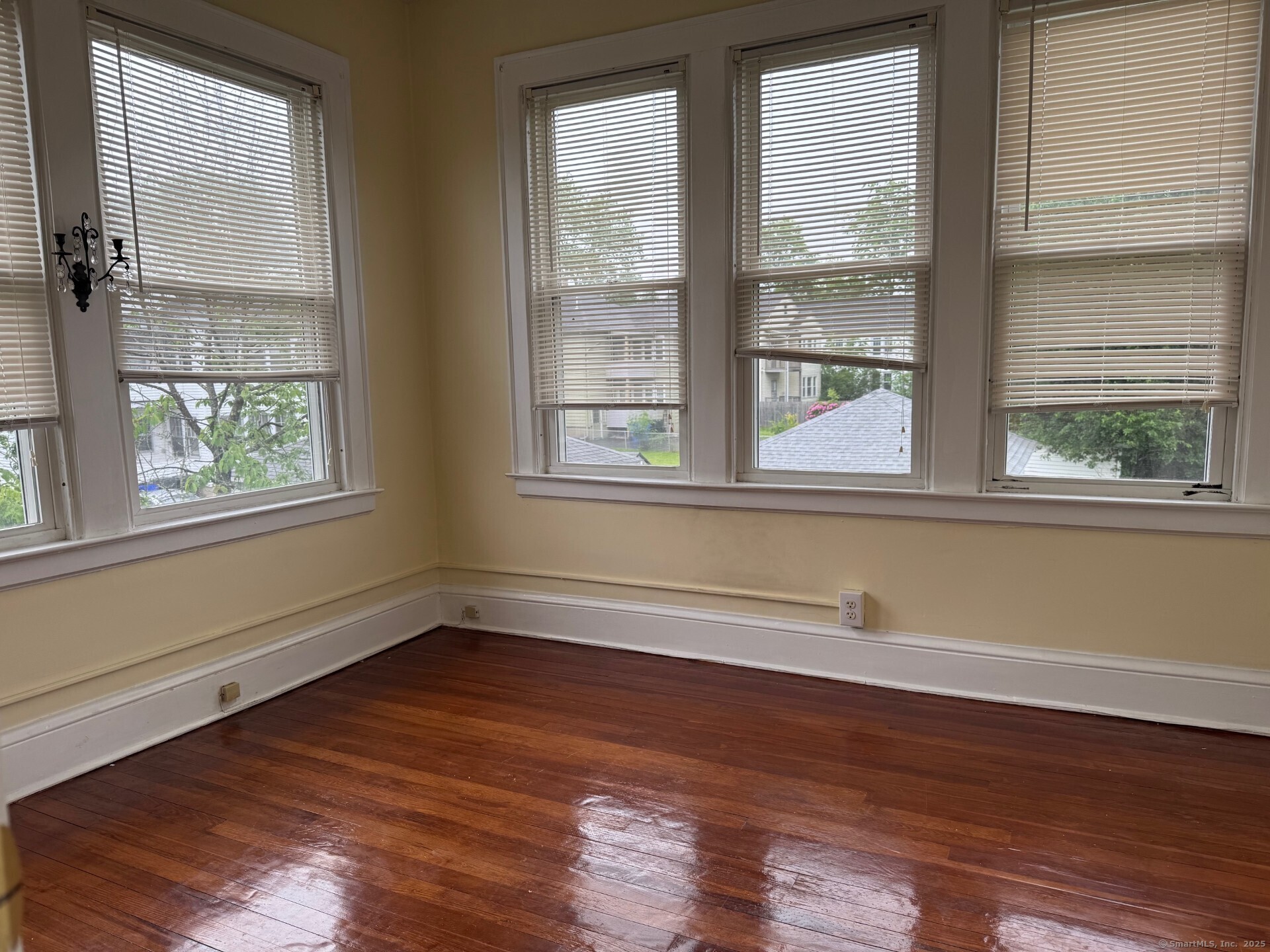 West Hartford, Connecticut 06119, United States, 2 Bedrooms Bedrooms, ,1 BathroomBathrooms,Residential,Active,143773