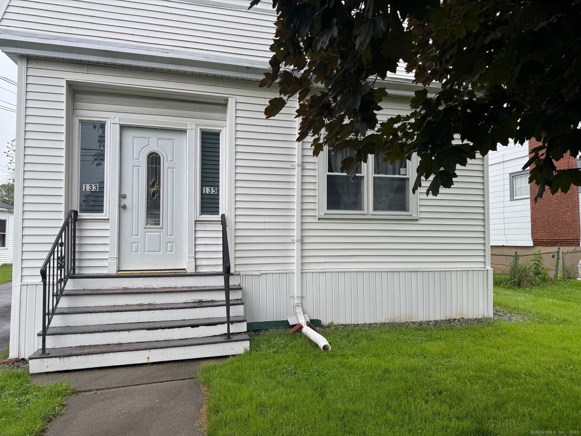 West Hartford, Connecticut 06119, United States, 2 Bedrooms Bedrooms, ,1 BathroomBathrooms,Residential,Active,143773