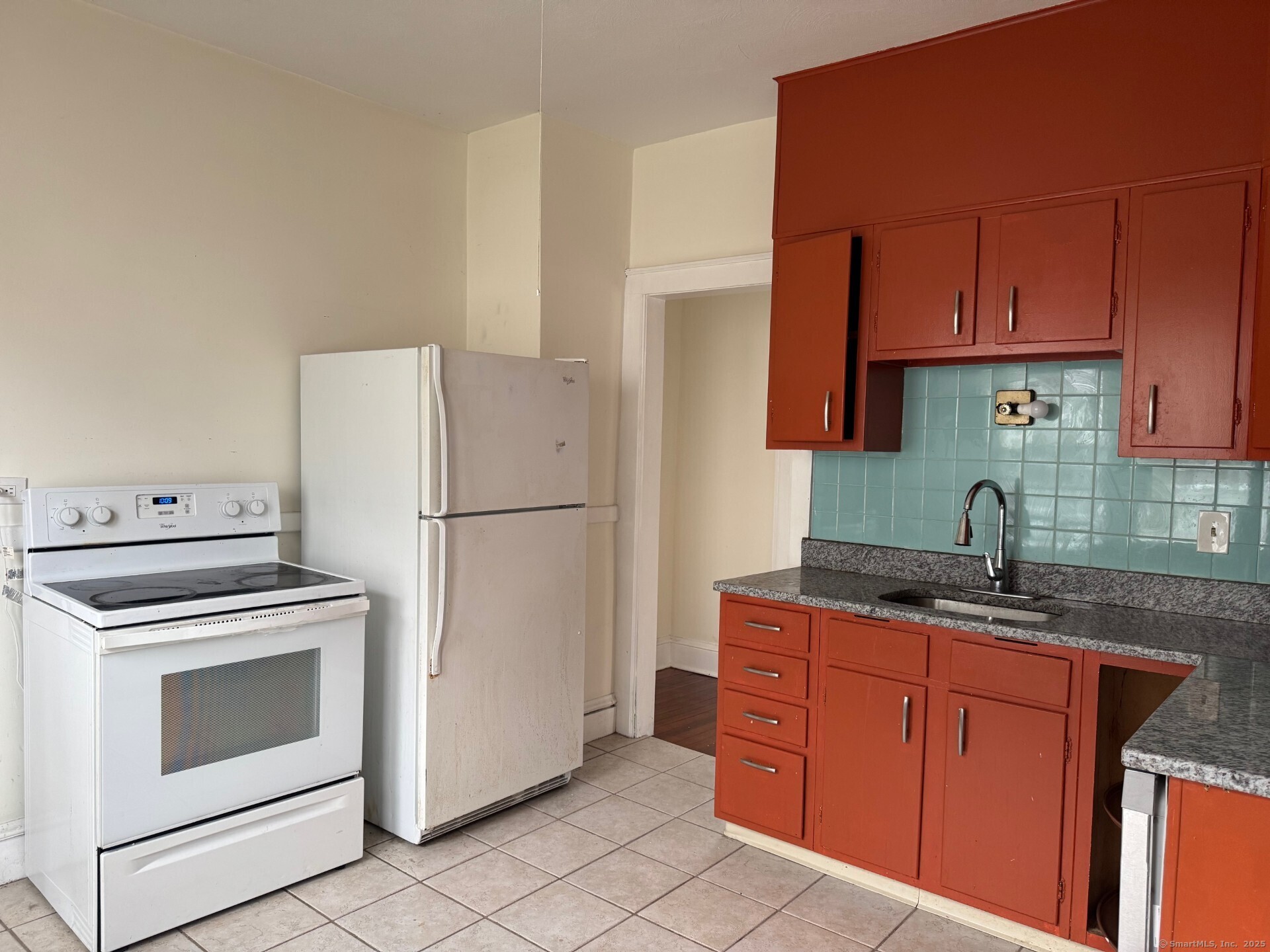 West Hartford, Connecticut 06119, United States, 2 Bedrooms Bedrooms, ,1 BathroomBathrooms,Residential,Active,143773