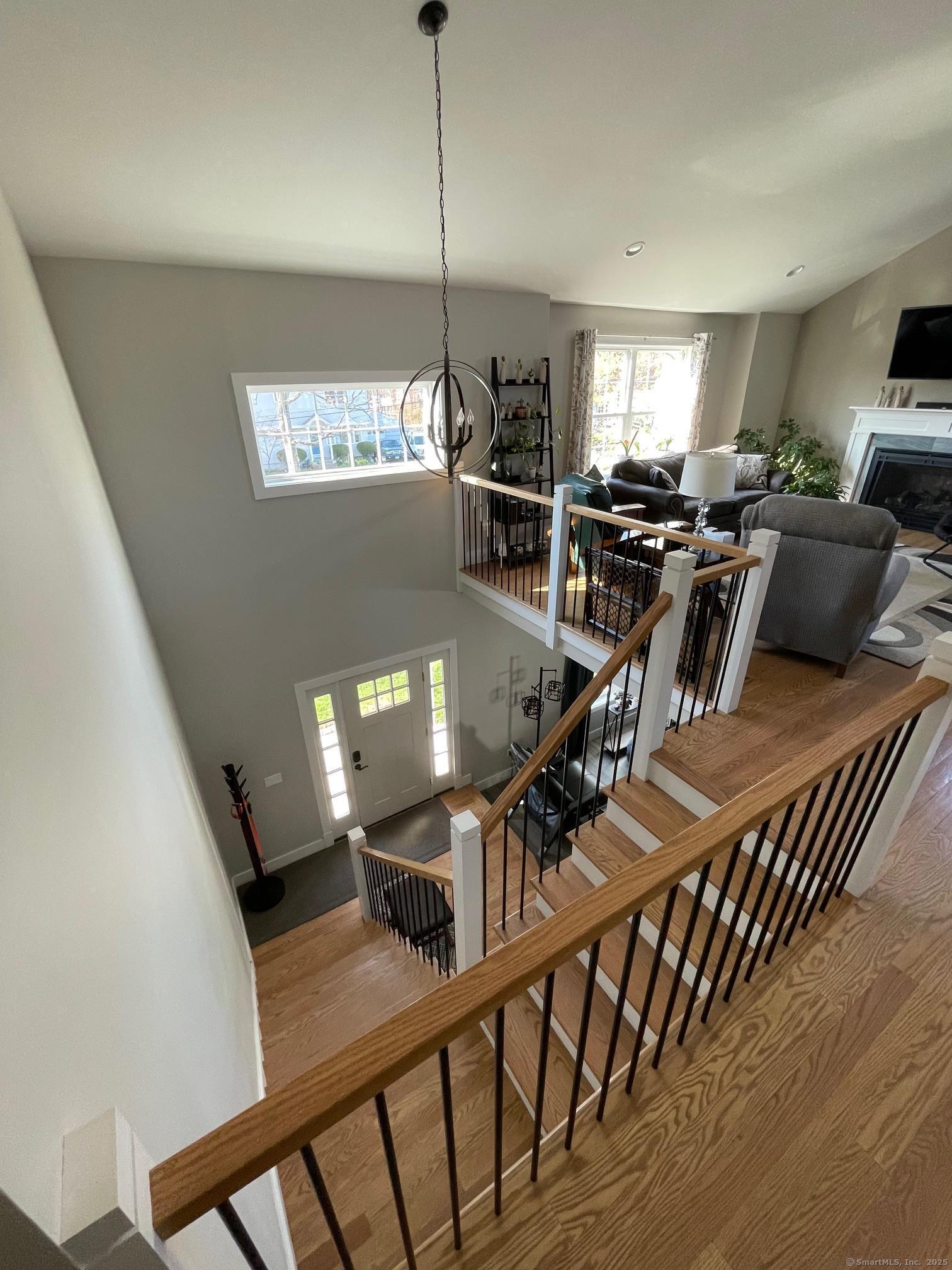 16 Catherine Drive, Wolcott, Connecticut image 3