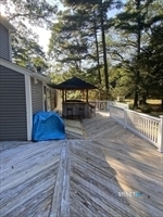 212 Feeding Hills Road Road