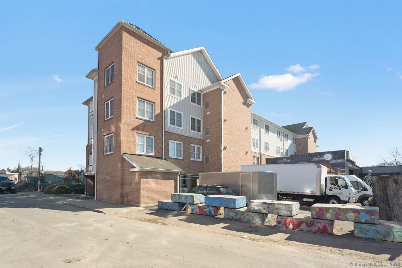 Property for Sale at Isaacs Street Apt 305, Norwalk, Connecticut - Bedrooms: 1 
Bathrooms: 2 
Rooms: 4  - $299,000