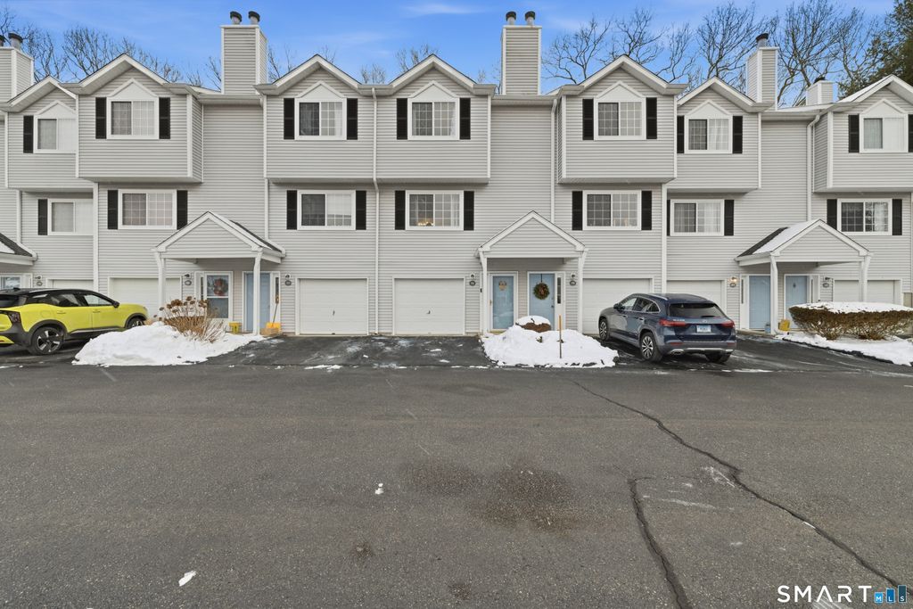Photo of 310 Boston Post Road #76, Waterford, CT 06385 (MLS # 24147081)