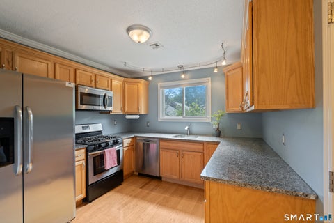 Tiny photo for 6 River Mead #6, Avon, CT 06001 (MLS # 24207833)