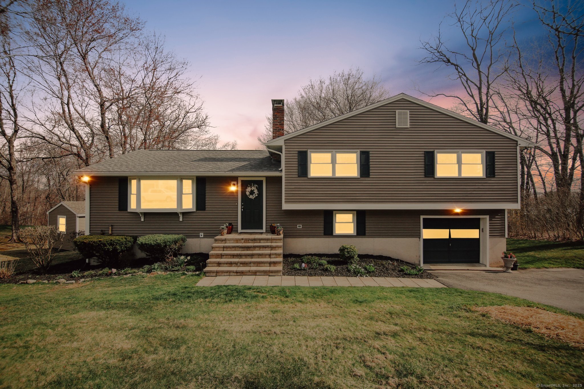 105 Wedgewood Drive, Watertown, Connecticut image 1