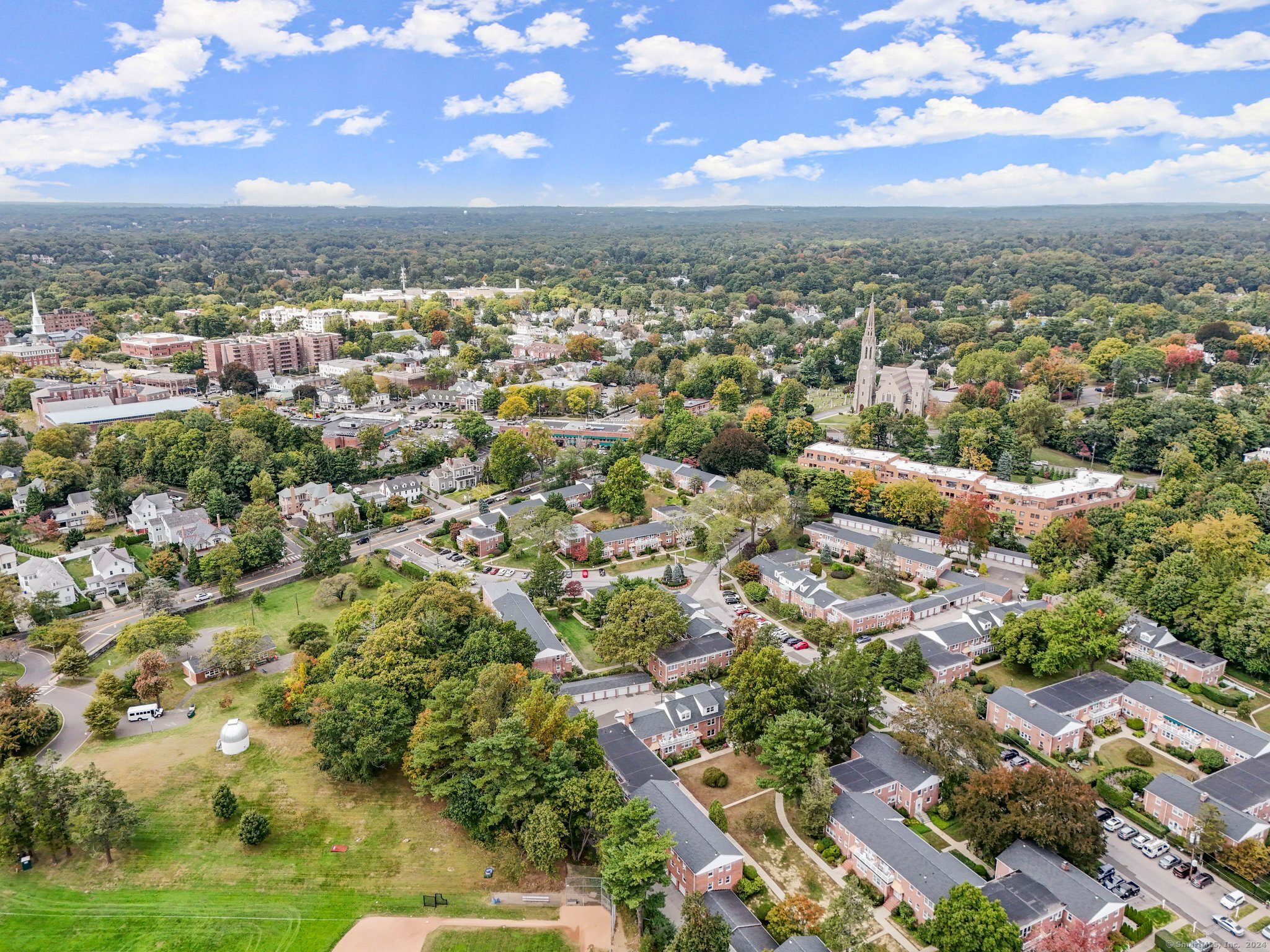 Greenwich, Connecticut 06830, United States, 2 Bedrooms Bedrooms, ,1 BathroomBathrooms,Residential,Pending,39082