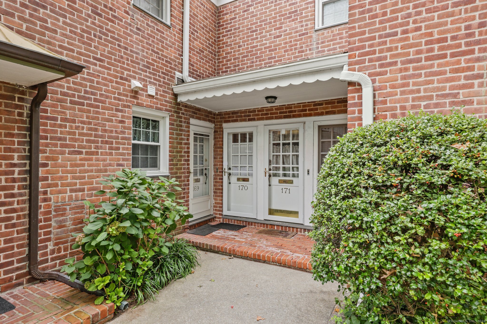 Greenwich, Connecticut 06830, United States, 2 Bedrooms Bedrooms, ,1 BathroomBathrooms,Residential,Pending,39082