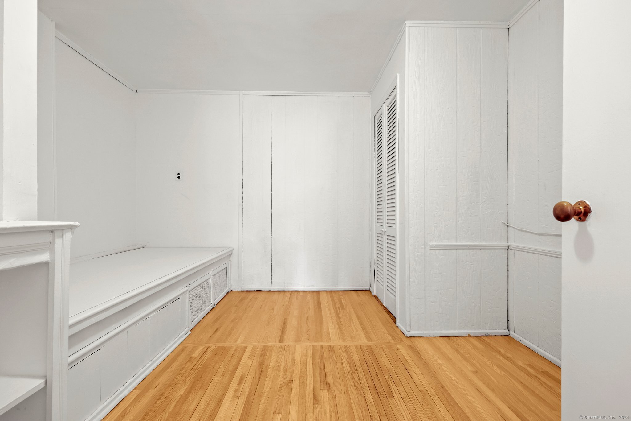 Greenwich, Connecticut 06830, United States, 2 Bedrooms Bedrooms, ,1 BathroomBathrooms,Residential,Pending,39082