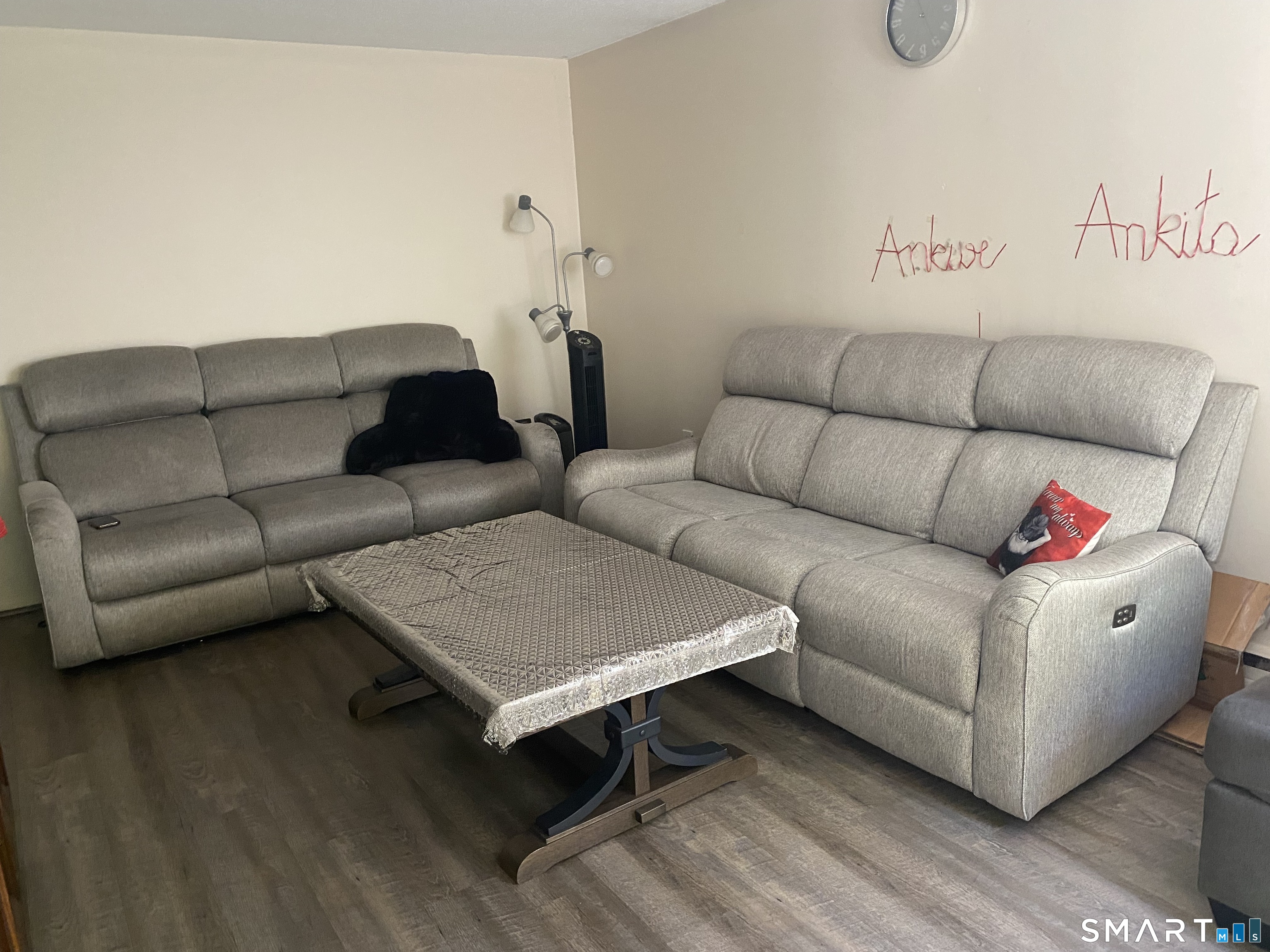 7 Padanaram Road J245