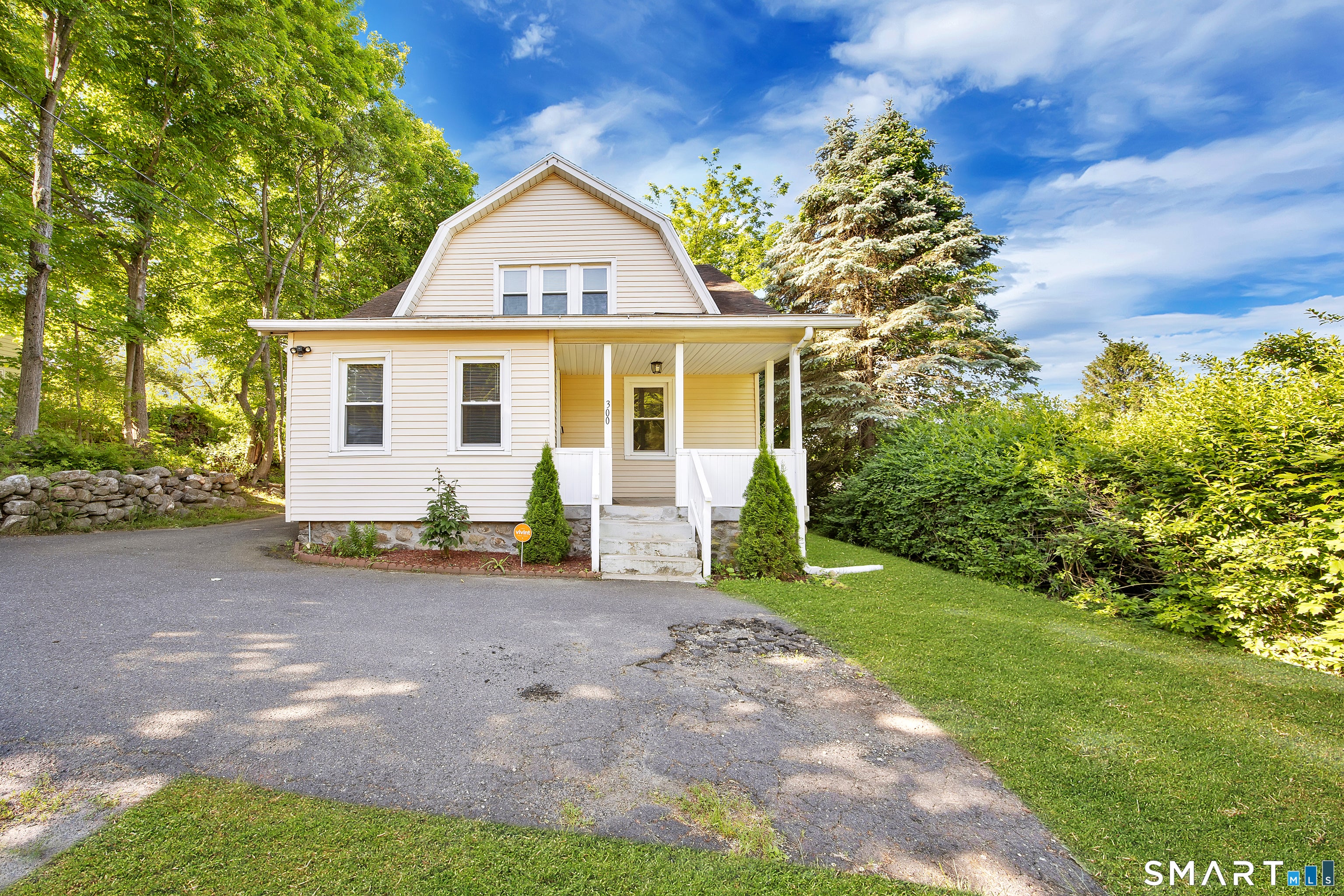 300 Sunnyside Avenue