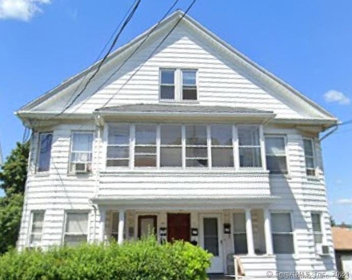 Rental Property at 57 Palisade Avenue 1, Bridgeport, Connecticut - Bedrooms: 2 
Bathrooms: 1 
Rooms: 5  - $2,000 MO.