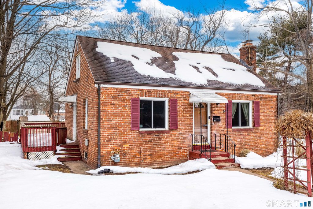 Photo of 15 Upton Street, Windsor, CT 06095 (MLS # 24154378)