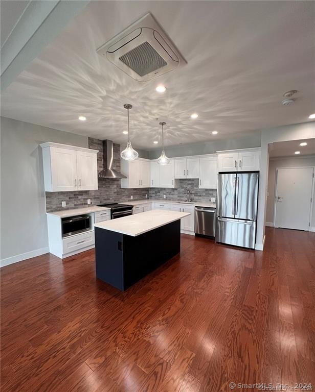 Norwich, Connecticut 06360, United States, 2 Bedrooms Bedrooms, ,3 BathroomsBathrooms,Residential,Active,34951