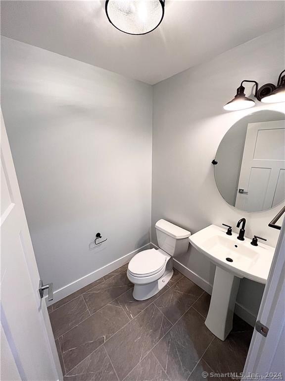 Norwich, Connecticut 06360, United States, 2 Bedrooms Bedrooms, ,3 BathroomsBathrooms,Residential,Active,34951