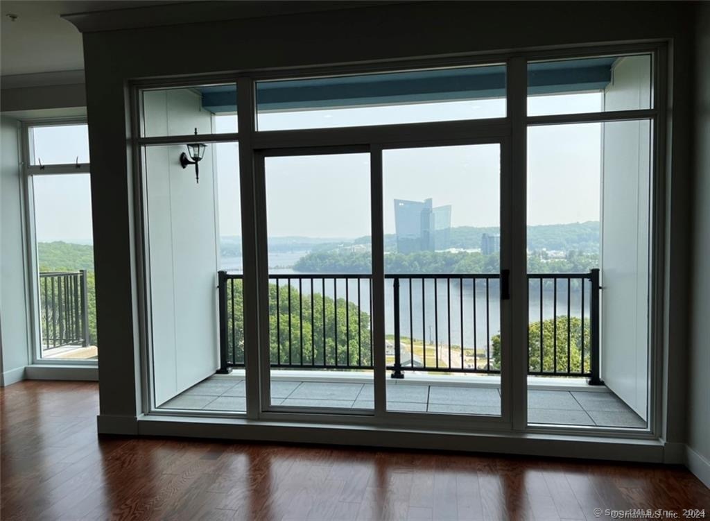 Norwich, Connecticut 06360, United States, 2 Bedrooms Bedrooms, ,3 BathroomsBathrooms,Residential,Active,34951