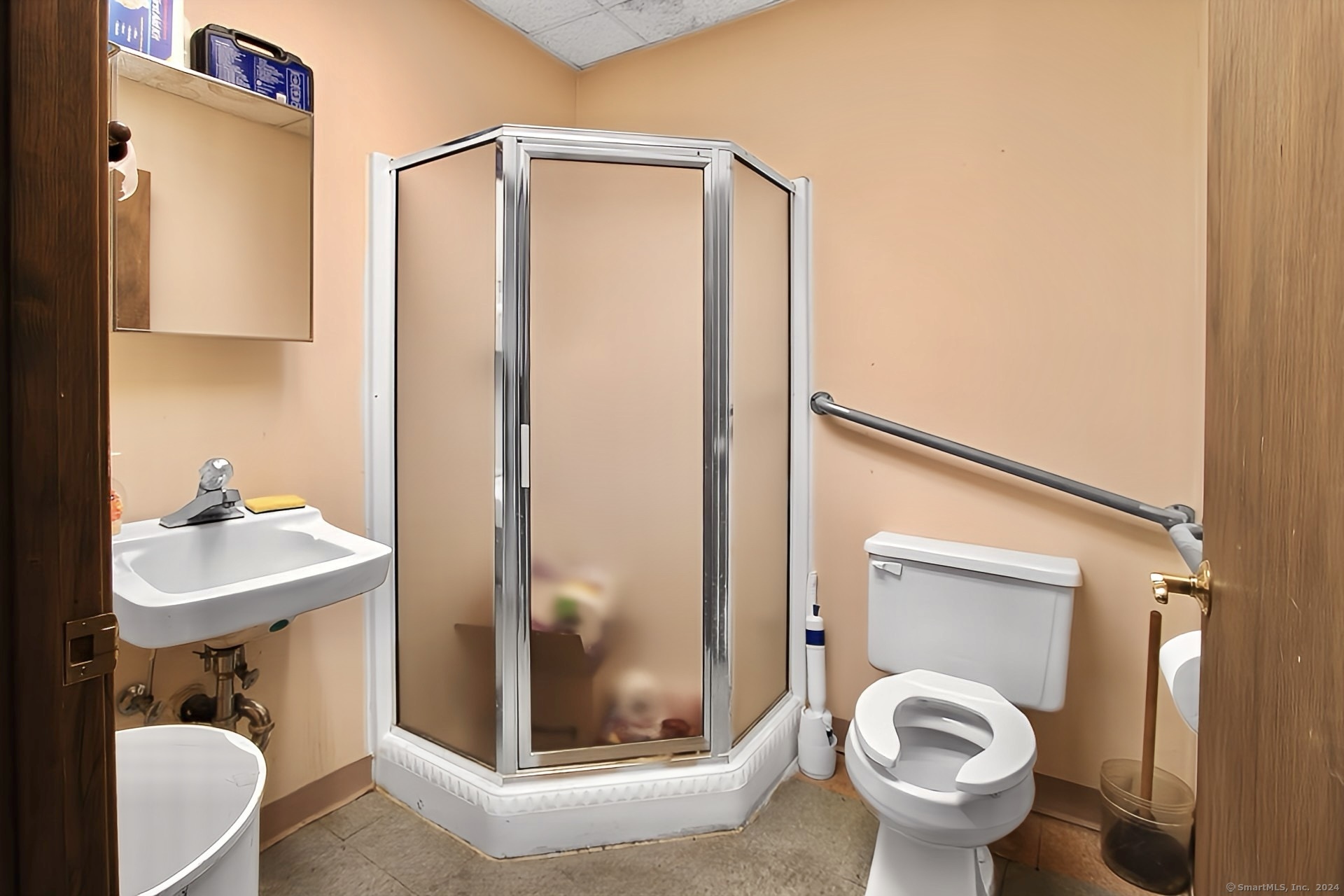 Windsor, Connecticut 06095, United States, ,Commercial,Active,46051