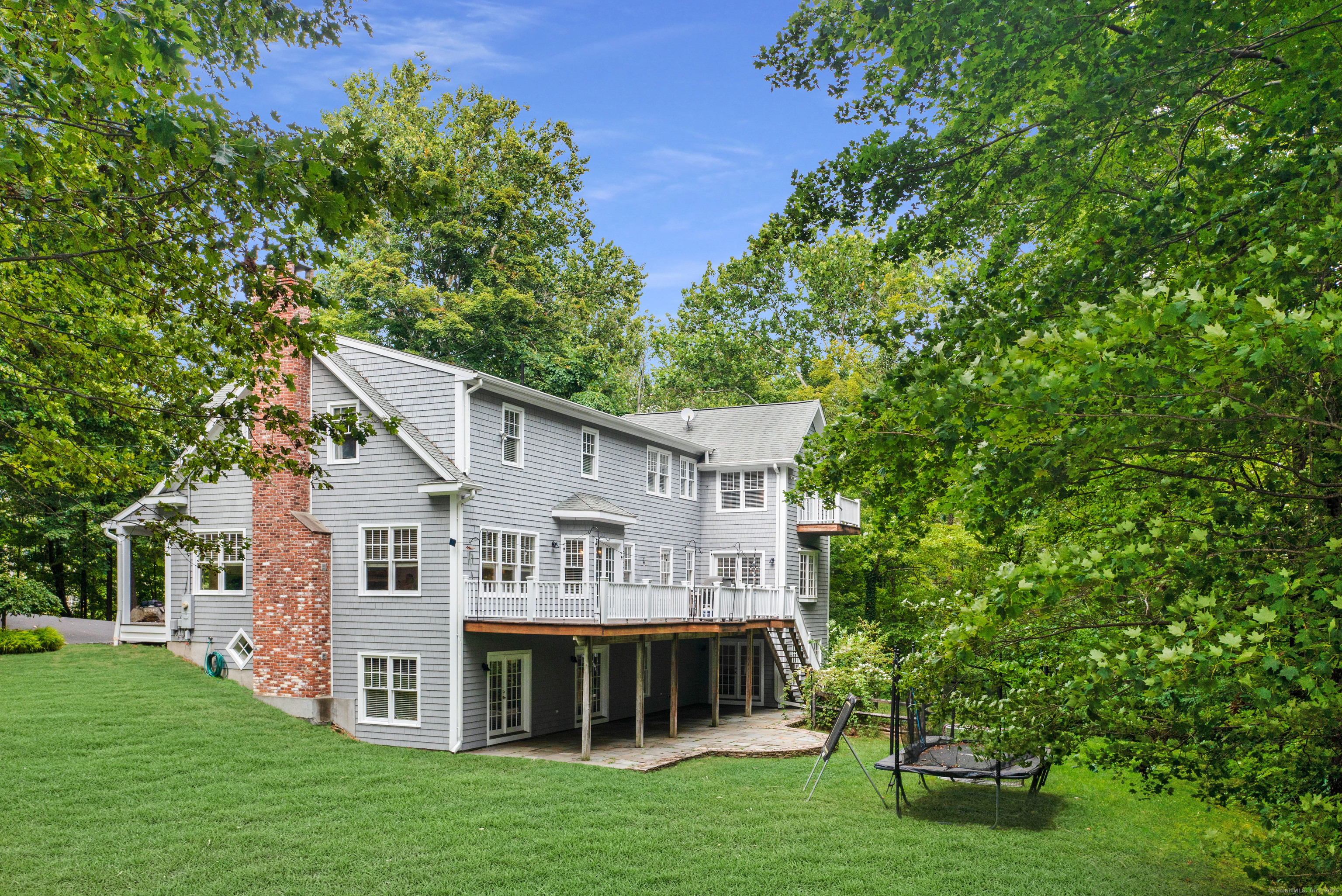 23 Pond Road