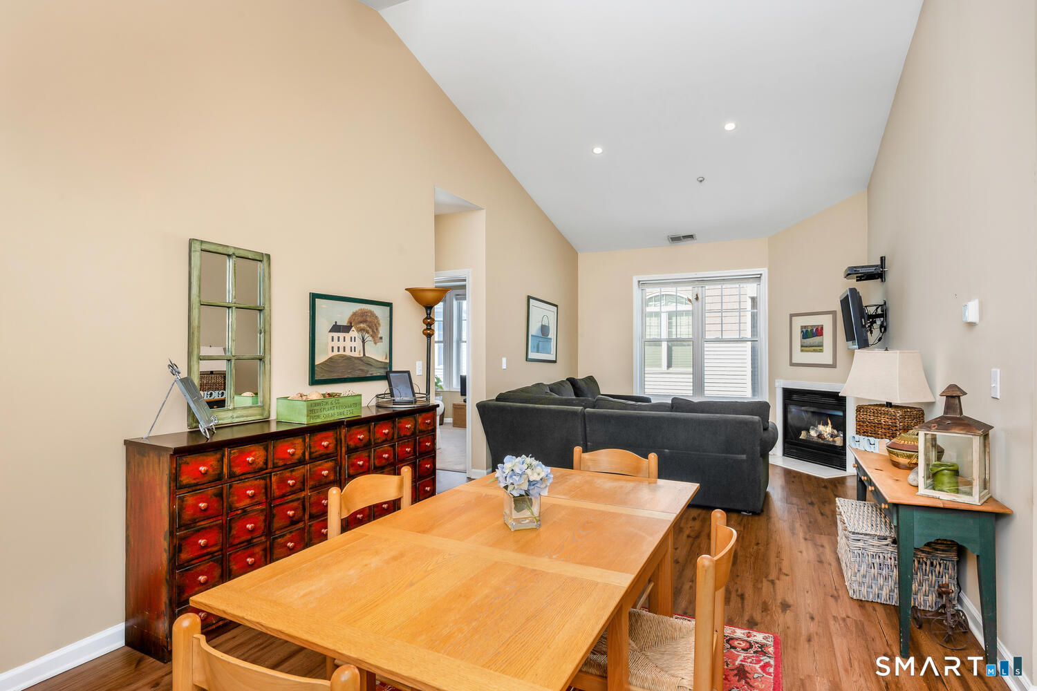 105 Richards Avenue 1502