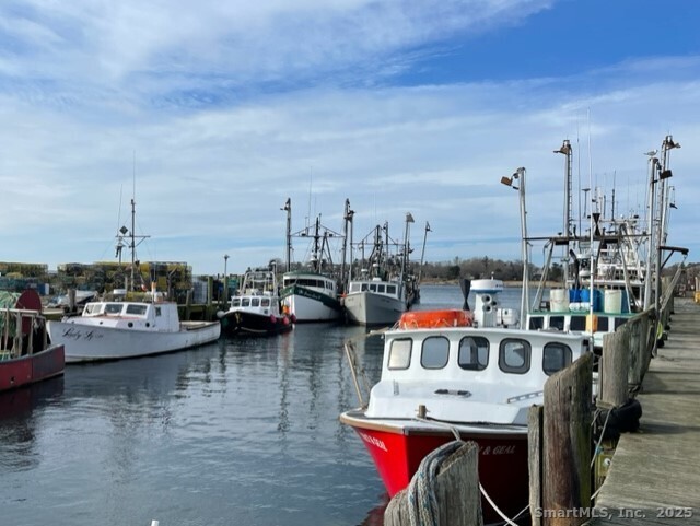 Stonington, Connecticut 06378, United States, 4 Bedrooms Bedrooms, ,2 BathroomsBathrooms,Residential,Active,244985