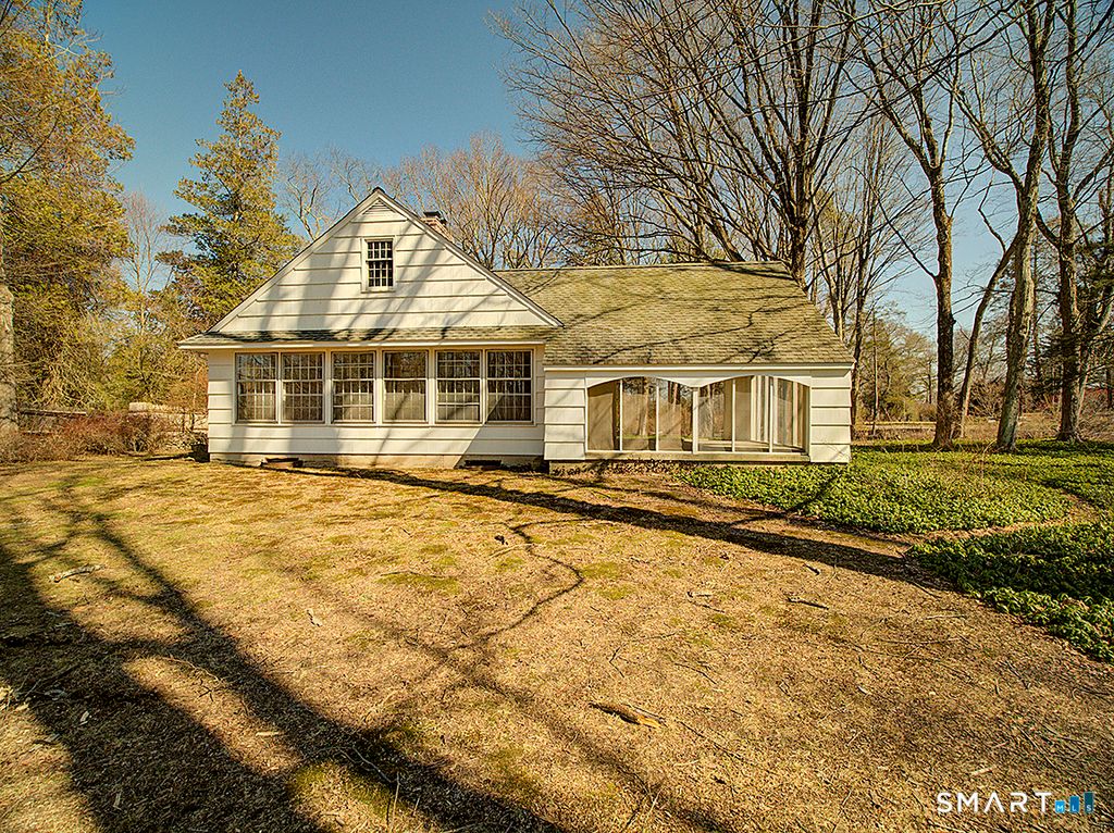 Photo of 33 Fairground Road, Woodbridge, CT 06525 (MLS # 24158919)