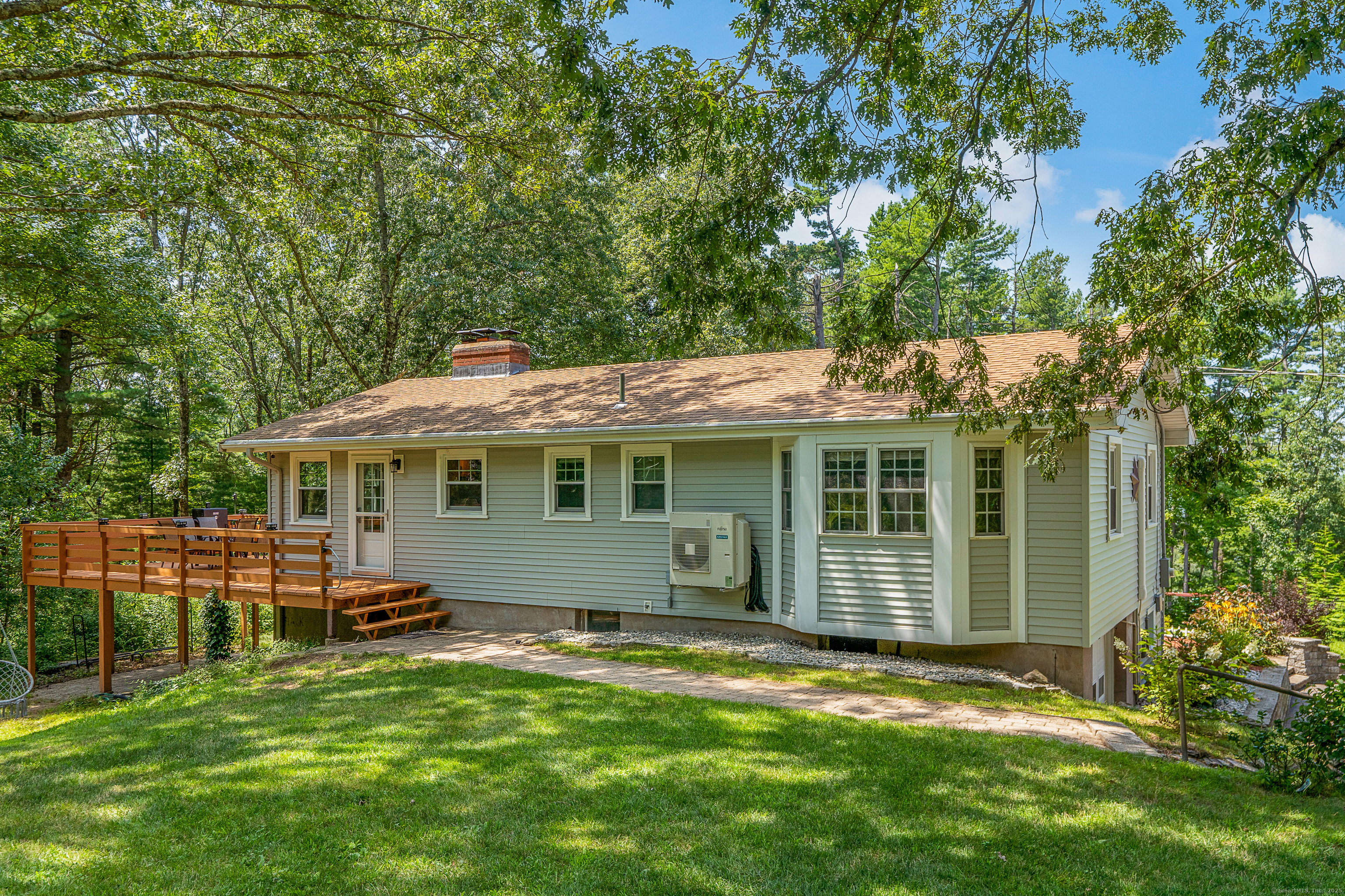 Tolland, Connecticut 06084, United States, 3 Bedrooms Bedrooms, ,2 BathroomsBathrooms,Residential,Pending,212865