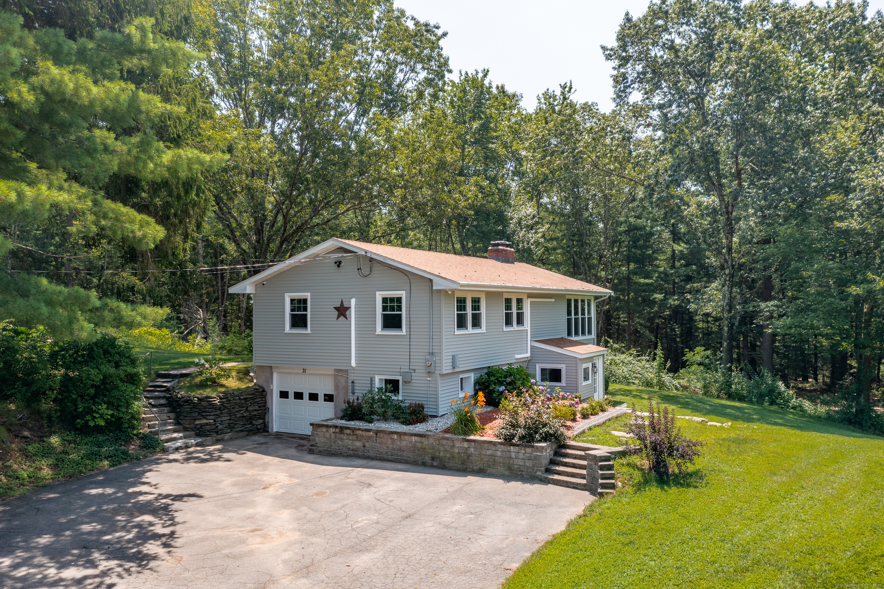 Tolland, Connecticut 06084, United States, 3 Bedrooms Bedrooms, ,2 BathroomsBathrooms,Residential,Pending,212865