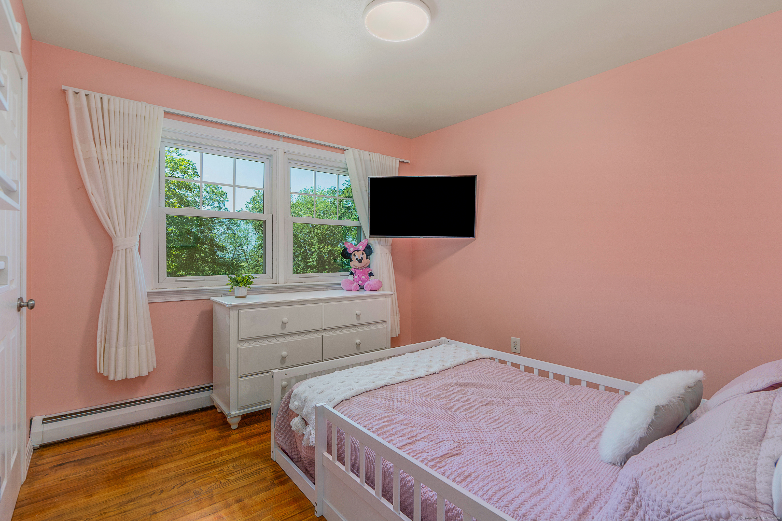 Tolland, Connecticut 06084, United States, 3 Bedrooms Bedrooms, ,2 BathroomsBathrooms,Residential,Pending,212865