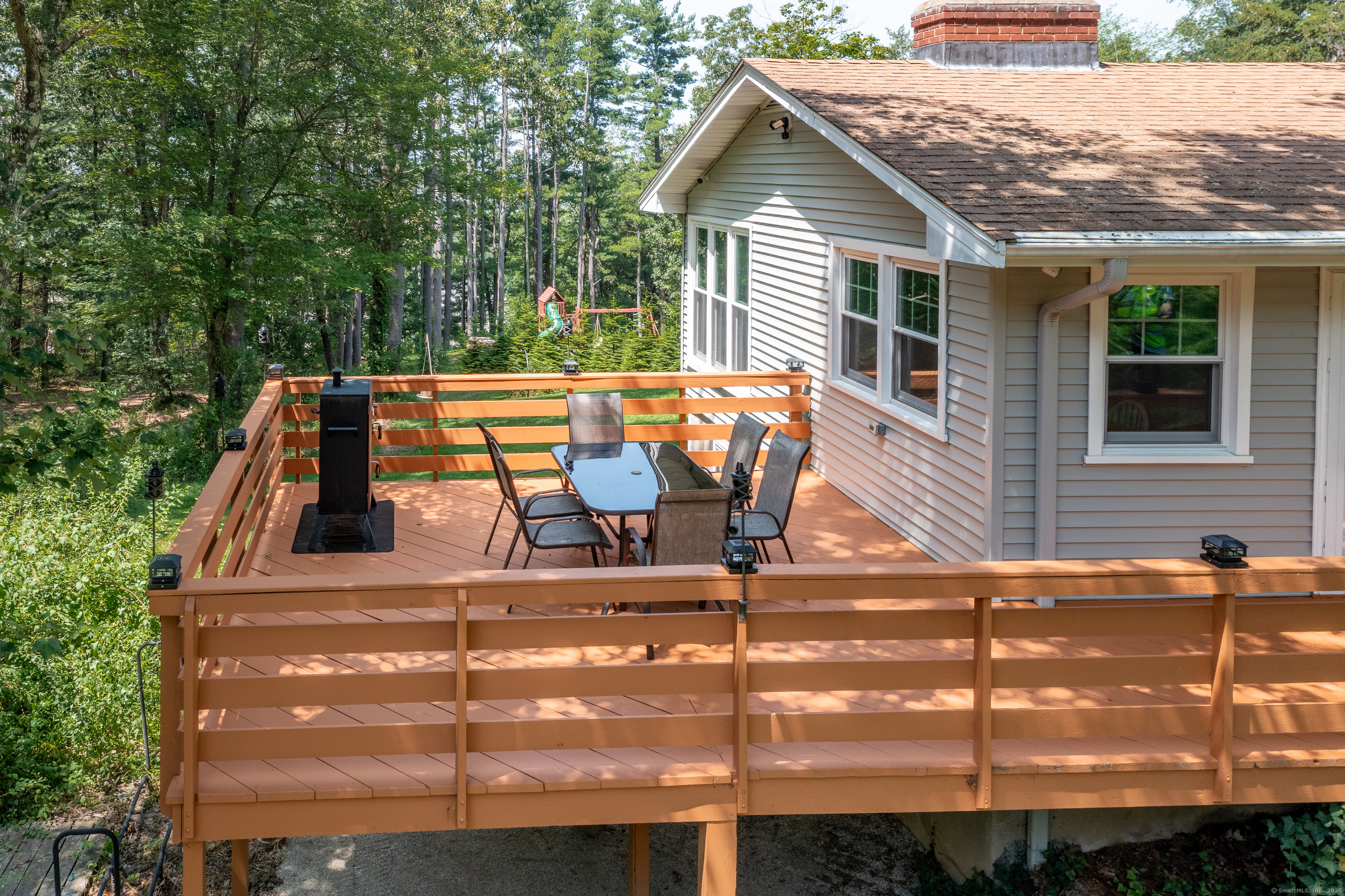 Tolland, Connecticut 06084, United States, 3 Bedrooms Bedrooms, ,2 BathroomsBathrooms,Residential,Pending,212865