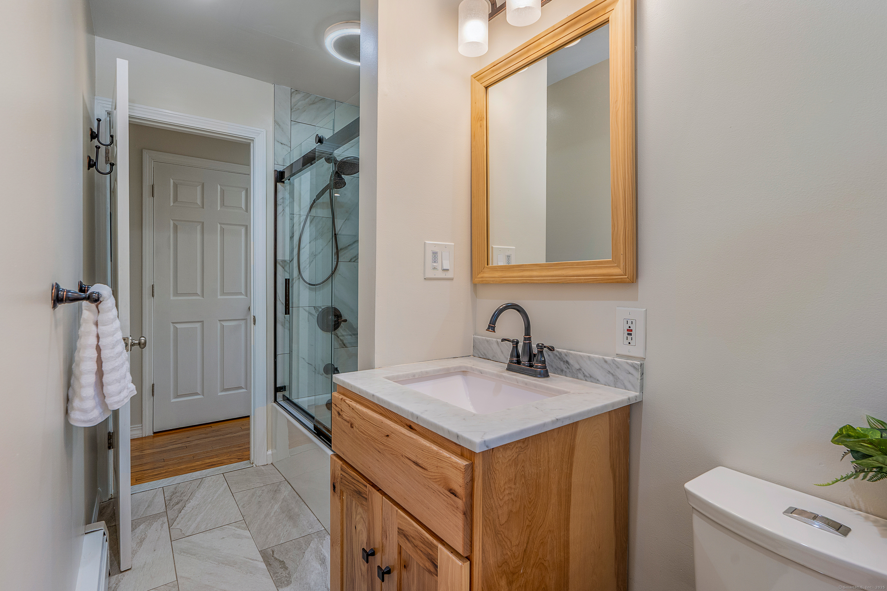 Tolland, Connecticut 06084, United States, 3 Bedrooms Bedrooms, ,2 BathroomsBathrooms,Residential,Pending,212865