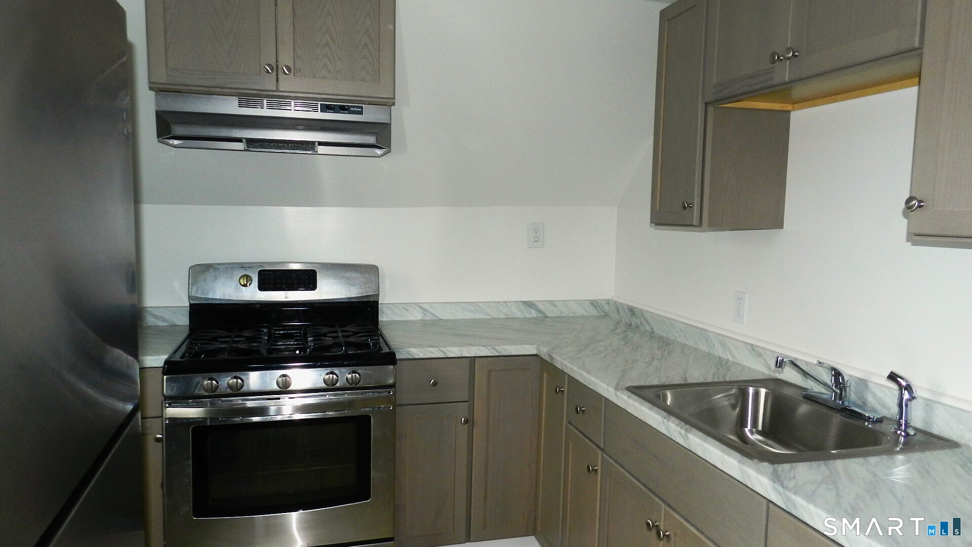 1655 Iranistan Avenue