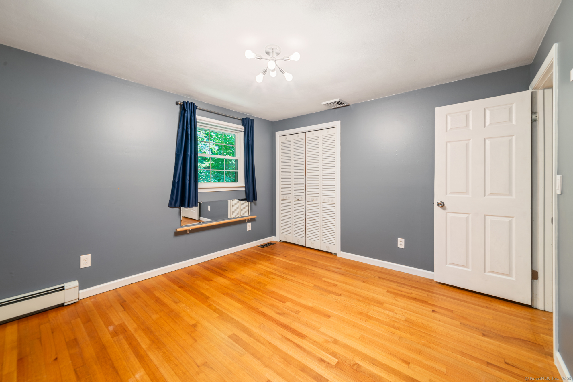 Clinton, Connecticut 06413, United States, 3 Bedrooms Bedrooms, ,3 BathroomsBathrooms,Residential,Pending,185631