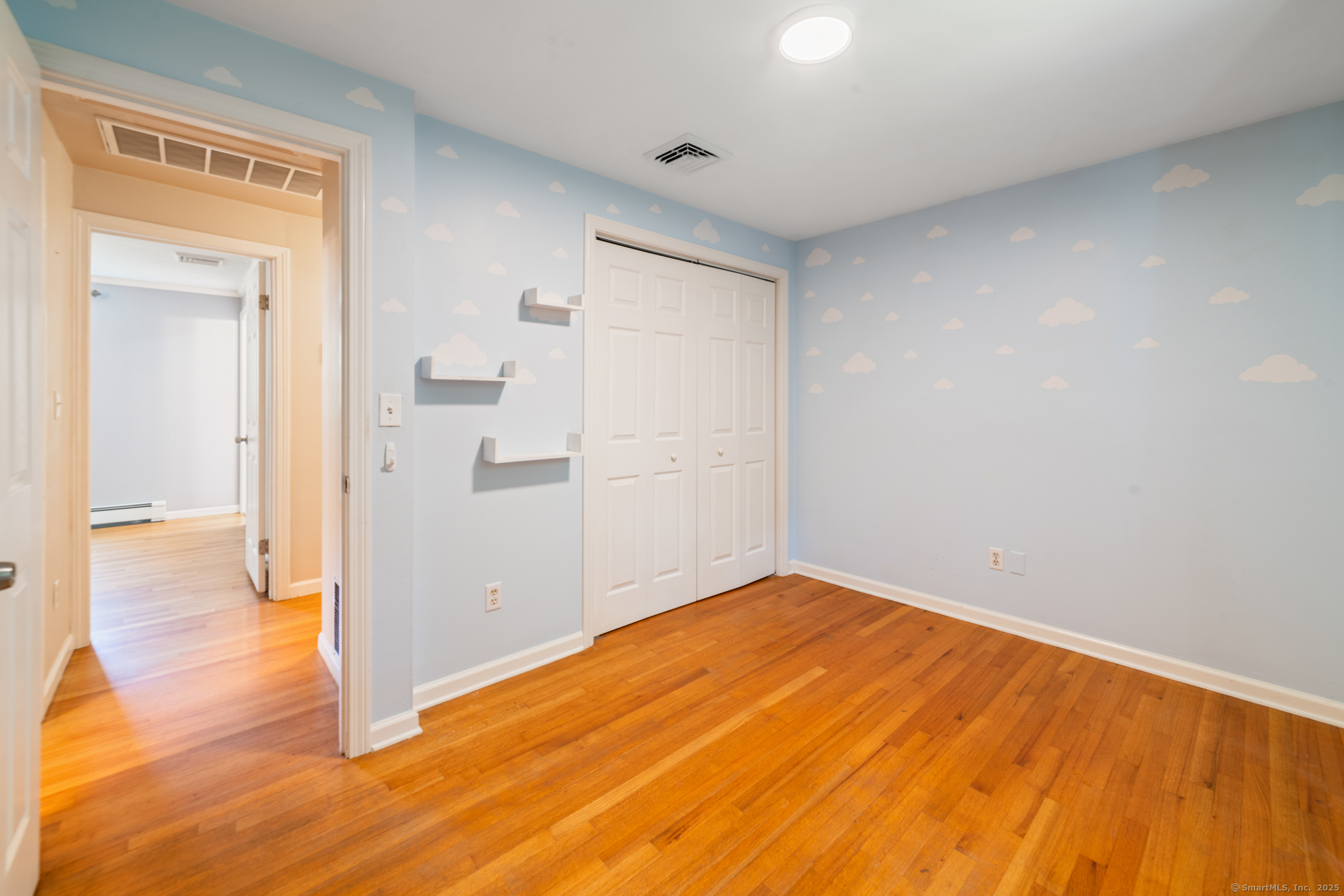 Clinton, Connecticut 06413, United States, 3 Bedrooms Bedrooms, ,3 BathroomsBathrooms,Residential,Pending,185631