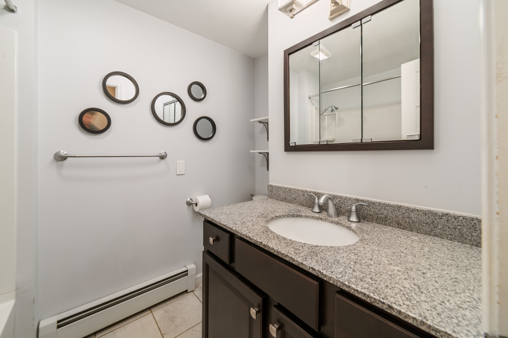 Clinton, Connecticut 06413, United States, 3 Bedrooms Bedrooms, ,3 BathroomsBathrooms,Residential,Pending,185631