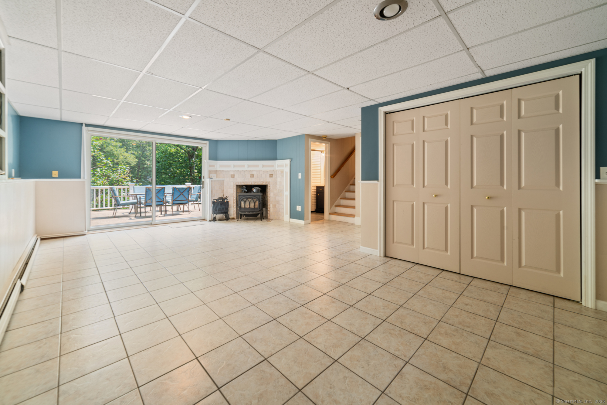 Clinton, Connecticut 06413, United States, 3 Bedrooms Bedrooms, ,3 BathroomsBathrooms,Residential,Pending,185631