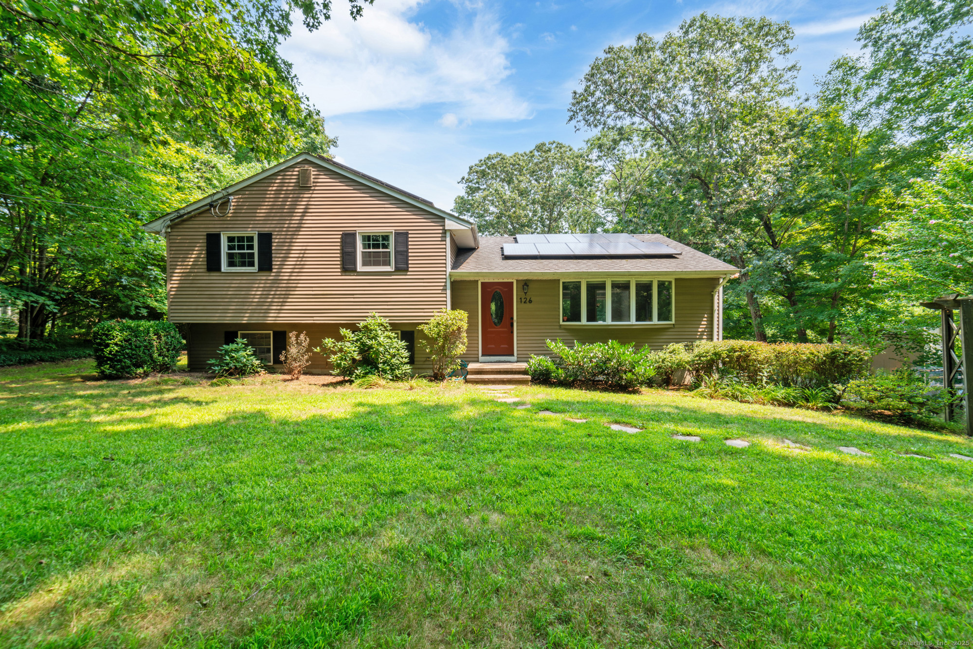 Clinton, Connecticut 06413, United States, 3 Bedrooms Bedrooms, ,3 BathroomsBathrooms,Residential,Pending,185631