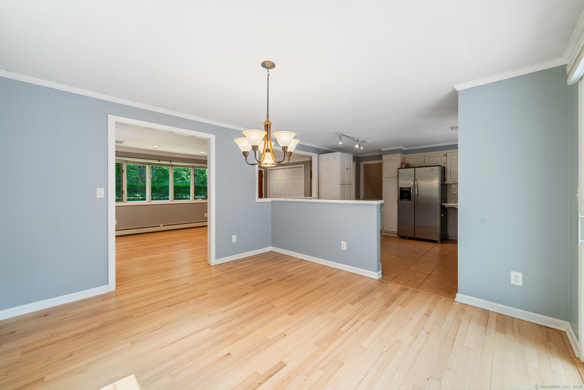 Clinton, Connecticut 06413, United States, 3 Bedrooms Bedrooms, ,3 BathroomsBathrooms,Residential,Pending,185631