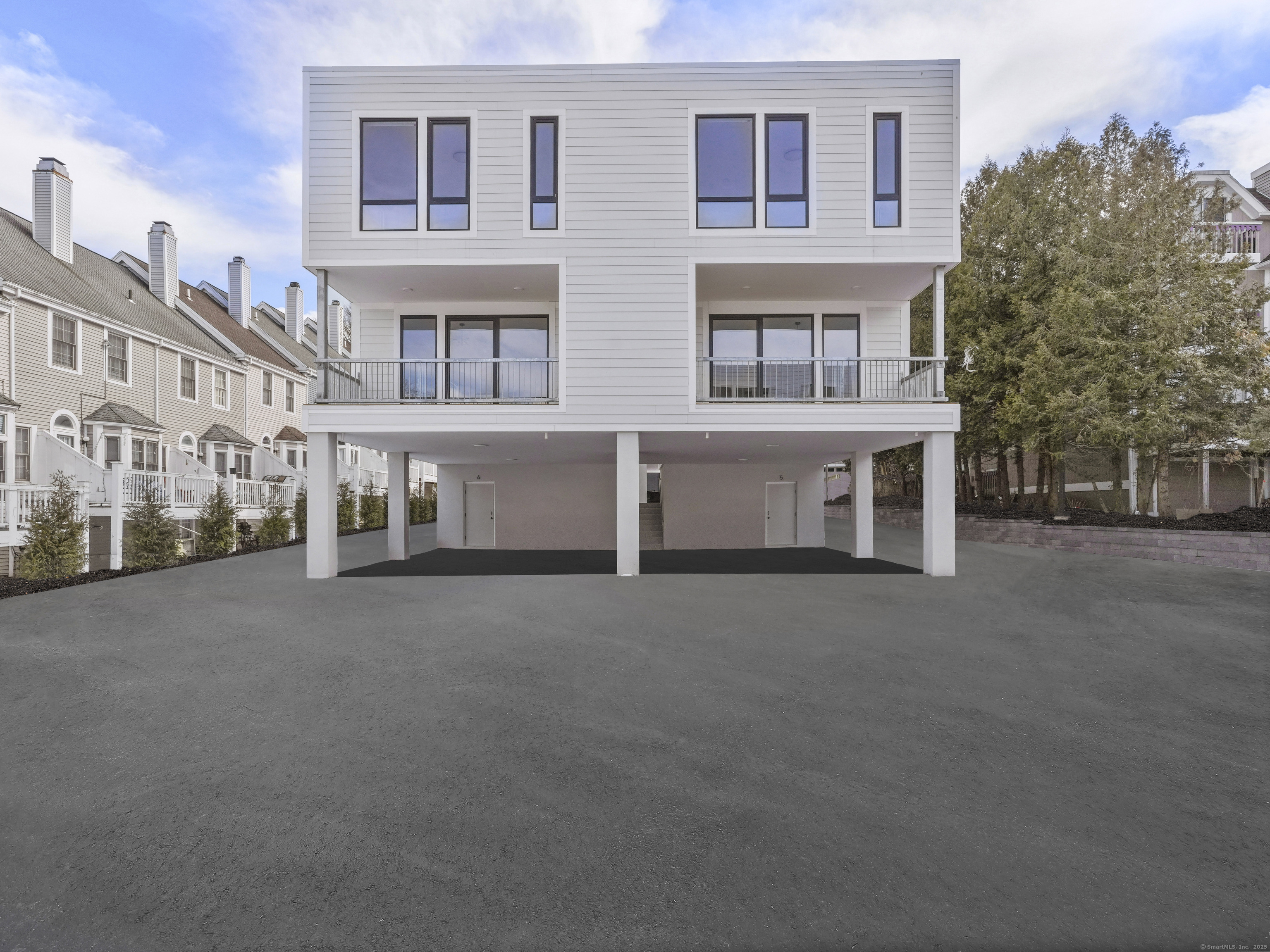 Rental Property at Quinnipiac Avenue 3, New Haven, Connecticut - Bedrooms: 3 
Bathrooms: 2 
Rooms: 6  - $4,295 MO.